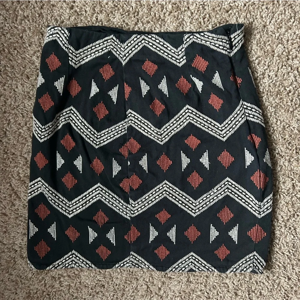 W Vintage Forever 21 Black Geometric Embroidered Mini Skirt Size XS |B27